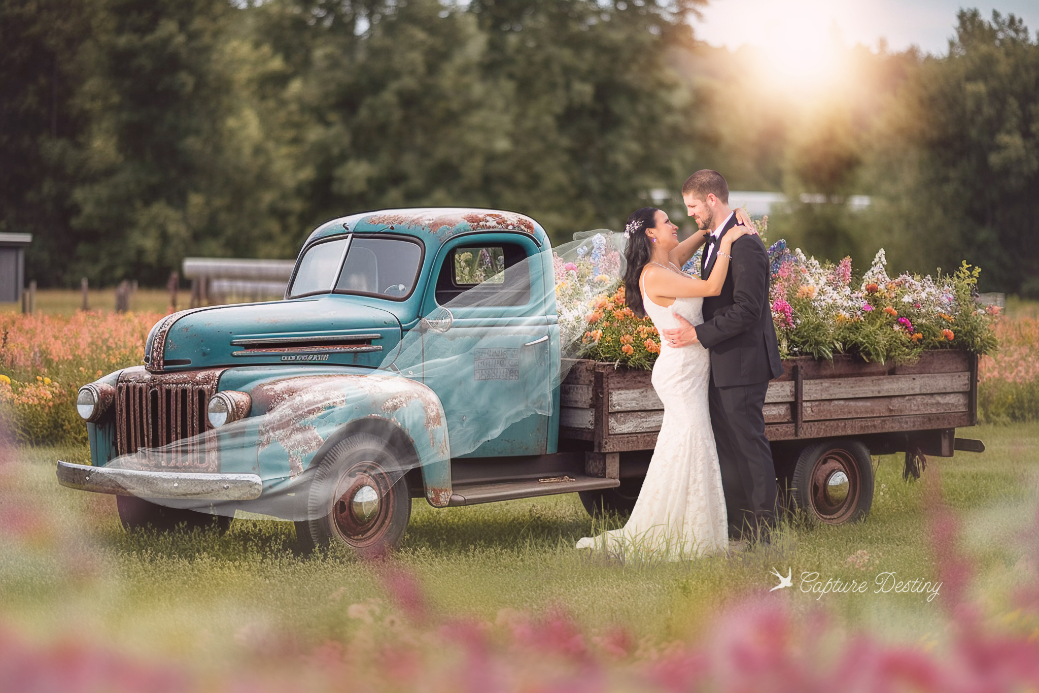 Vintagetruckcutecouplejohnveil-2